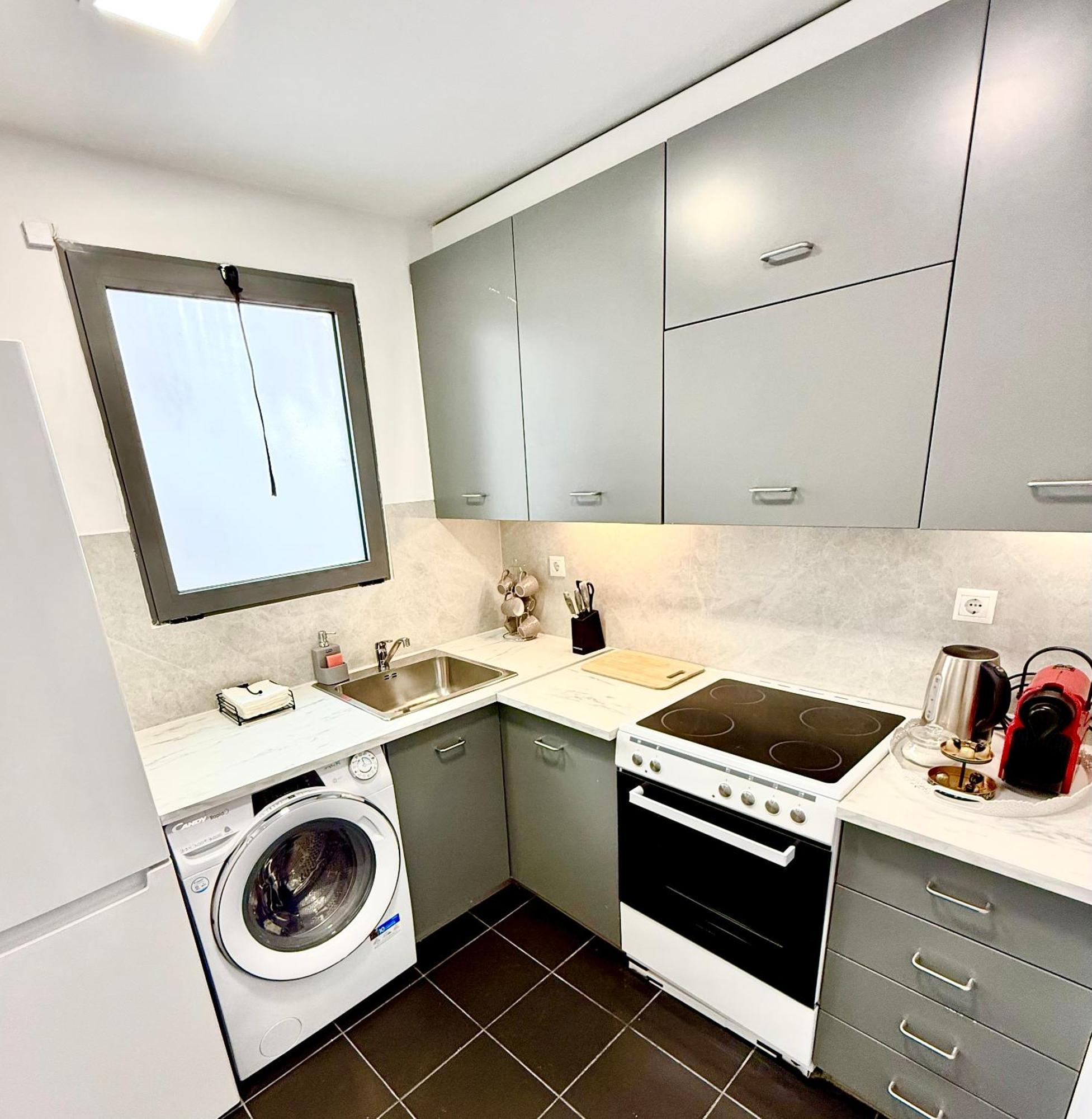 Parthenon And Syntagma Square View Apartment เอเธนส์ ภายนอก รูปภาพ